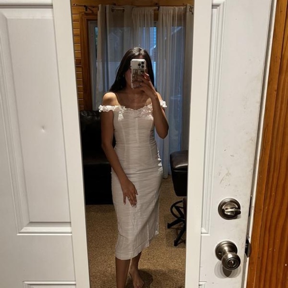 Petal and Pup Florez Dress in White - Picture 7 of 14